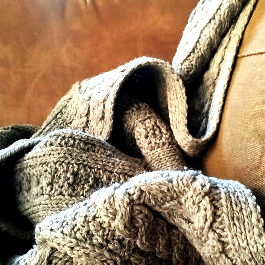 Talk Session. Theme: “Must Buy”